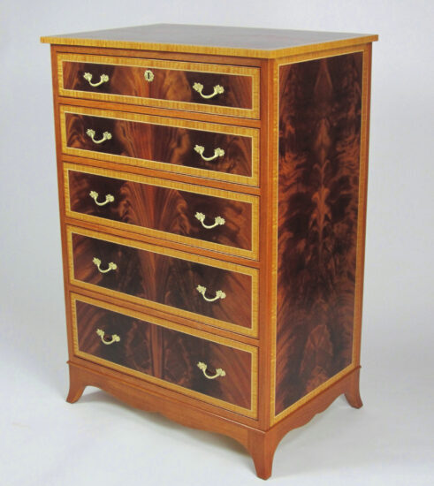 Traditional Hepplewhite chest of drawers